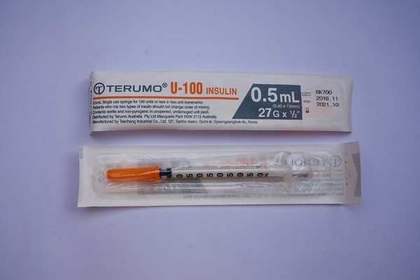 Terumo 0.5ml syringe - permanent 27 gauge needle