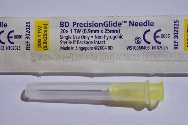 BD 20 gauge x 1 inch needle